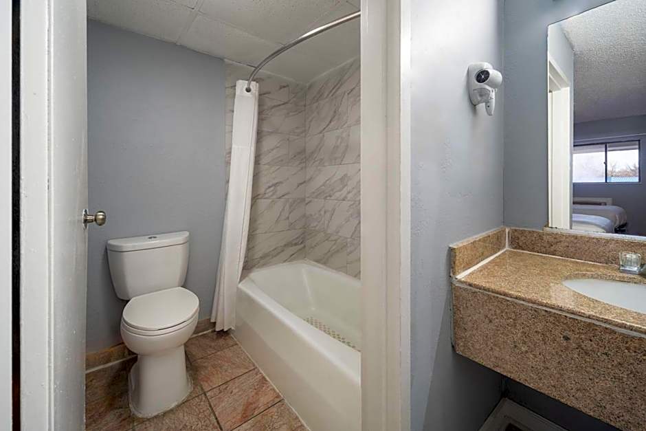 Super 8 by Wyndham Portsmouth - Norfolk