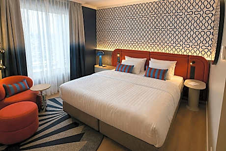 Doux Souvenir, Guest Room, 1 King, Courtyard View