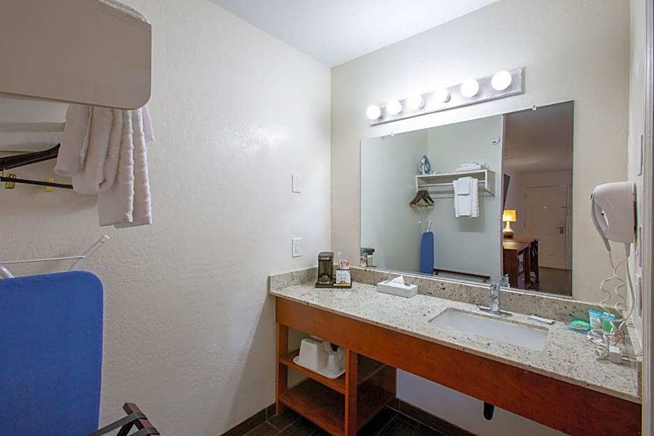 The Hotel Serene Glendale Peoria, Surestay Collection by BW