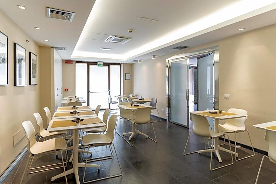 El Homs Palace Hotel