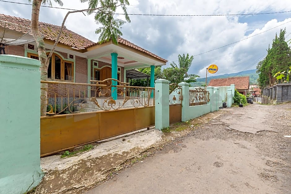 Villa Sari Intan Ciater RedPartner