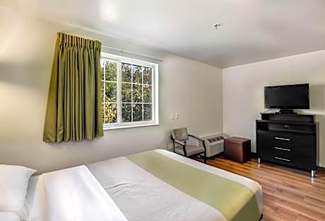 Queen Room - Disability Access - Roll in Shower