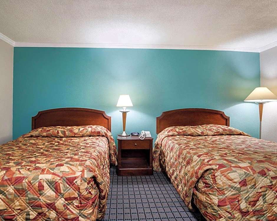 Rodeway Inn Syracuse Carrier Circle