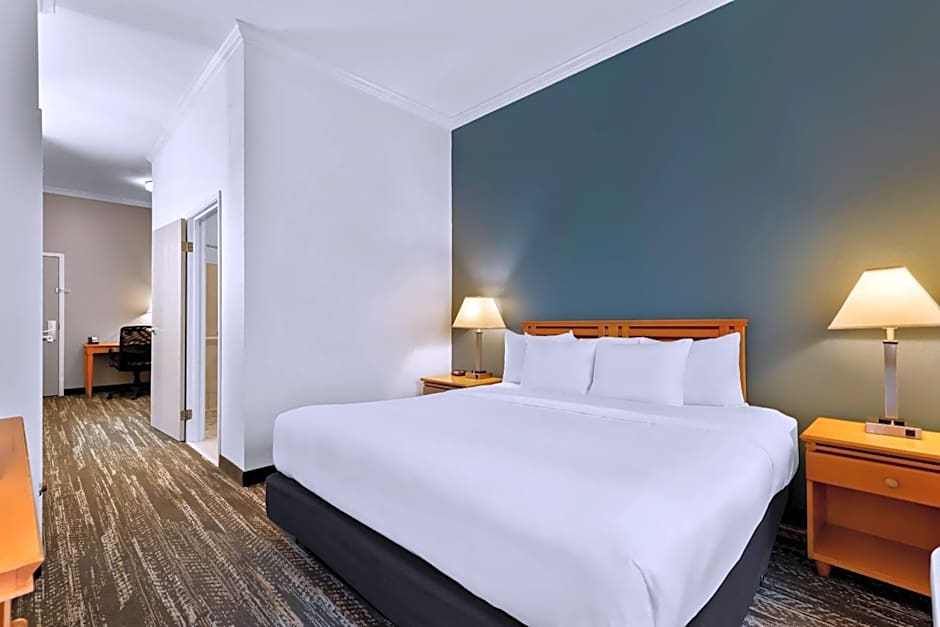 Clarion Suites Anchorage Downtown