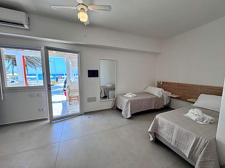 Lido Di Alghero Rooms on the Beach
