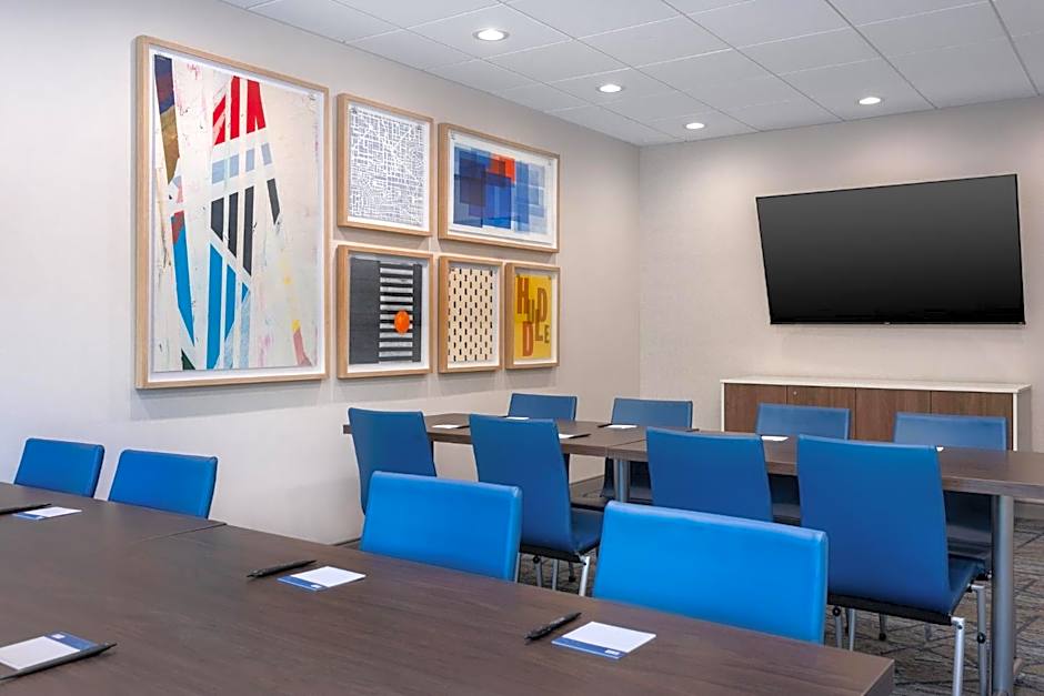Holiday Inn Express & Suites Alton St Louis Area By IHG