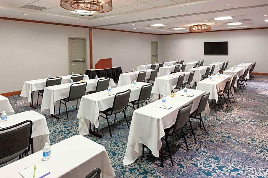 Hilton Garden Inn Naperville Warrenville