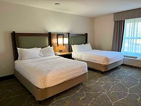 Queen Room with Two Queen Beds - Hearing Access