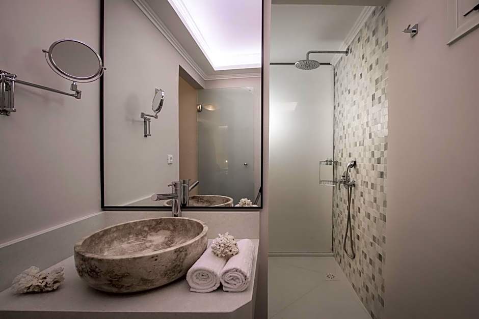 Notos Heights Hotel & Suites