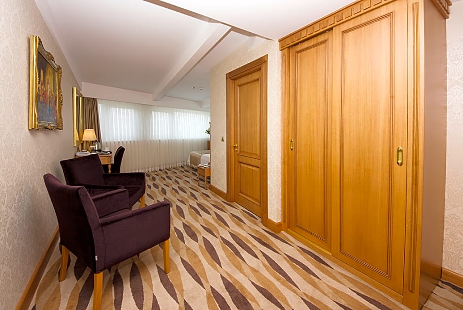 Aprilis Hotel