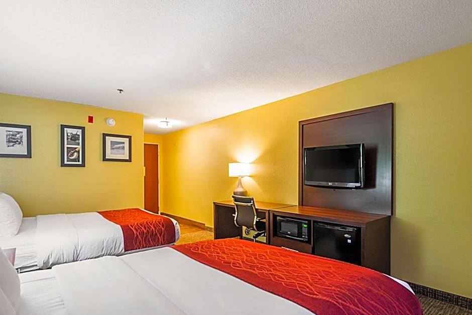 Comfort Inn & Suites Dayton Northwest - Englewood