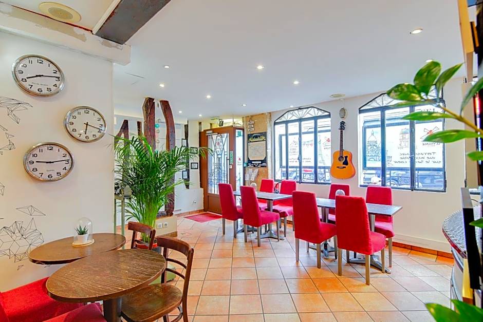 Le Village Montmartre by Hiphophostels