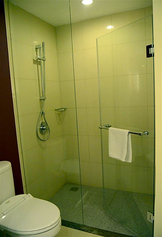M - Regency Hotel
