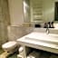 DAS SCHLOSSBERG - Boutique Hotel im Park- Nahe der Therme