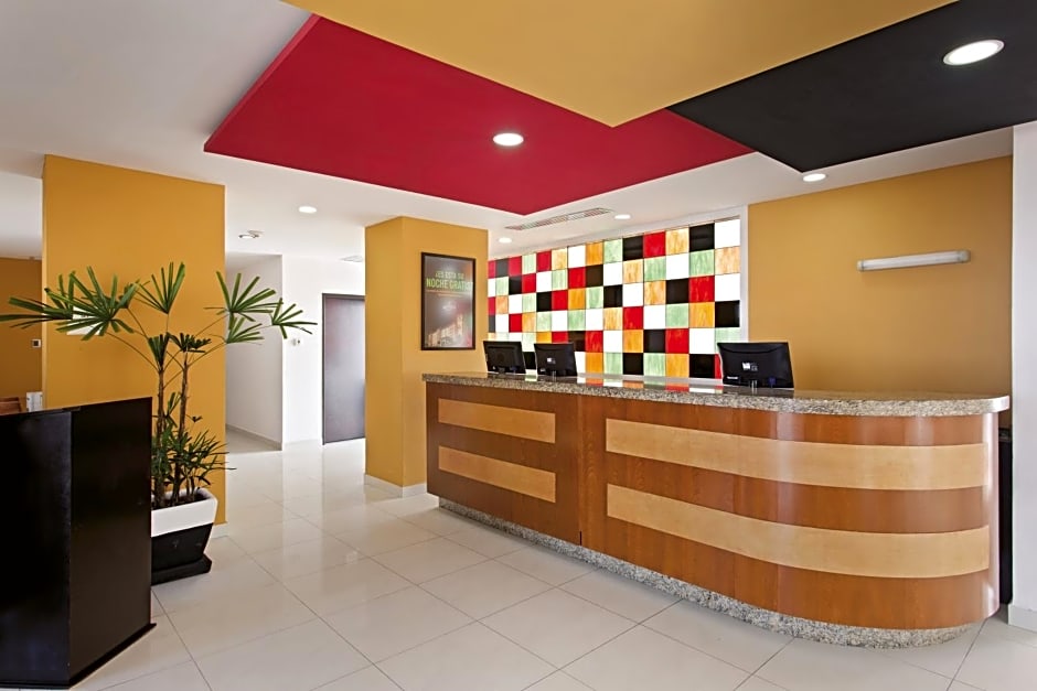 La Quinta Inn & Suites by Wyndham Puebla Palmas