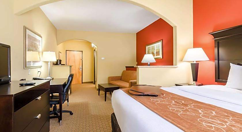 Comfort Suites Salina South