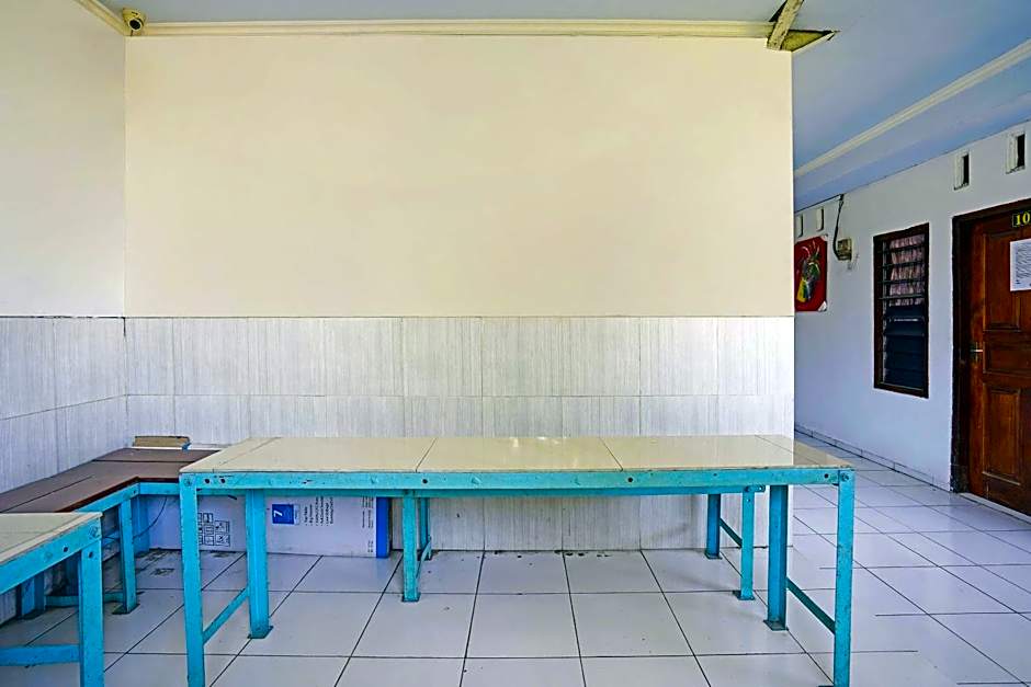 OYO Life 91670 Mannsur Homestay Syariah