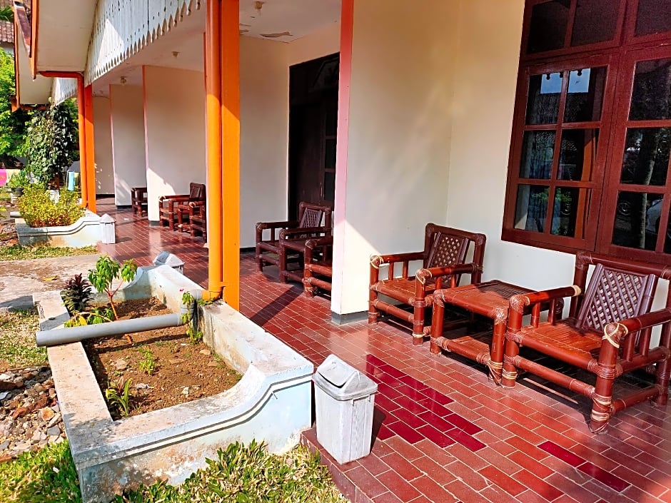 SPOT ON 2465 Hotel Raung View