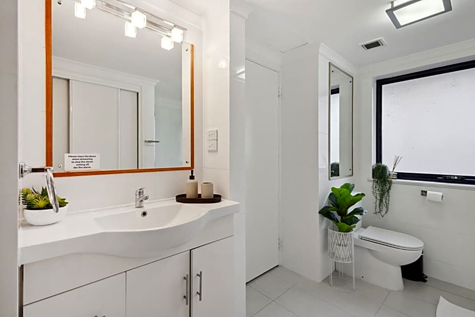 Urban Oasis Apartment