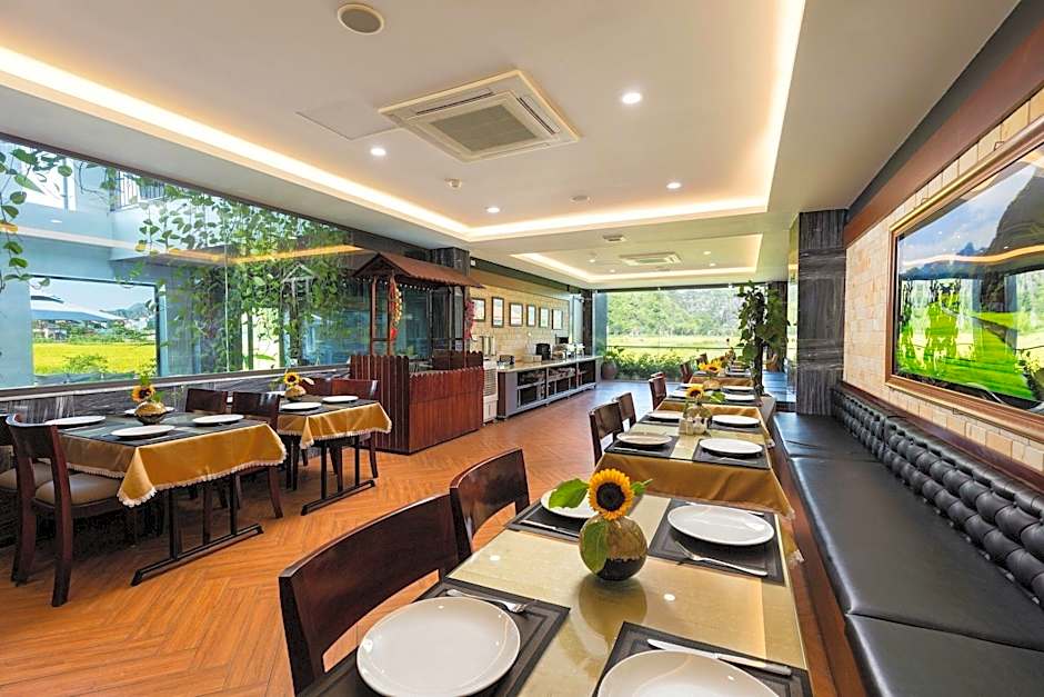Liberty Hall Tam Coc Hotel & Villa
