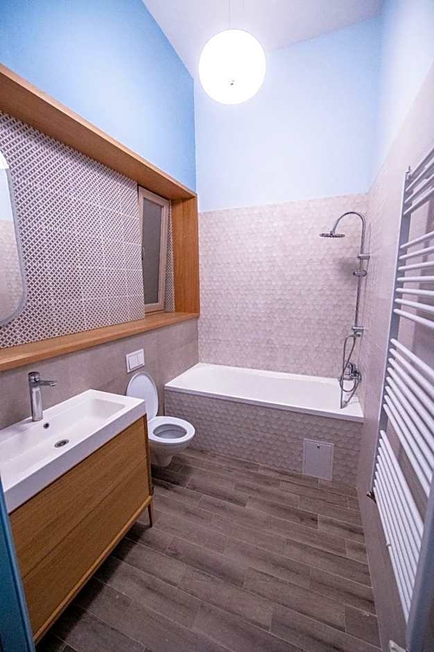 VISAJ Deluxe Downtown