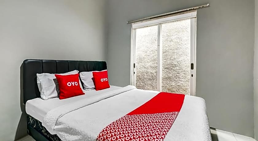 OYO Life 91239 Kost Rosandy House Yogyakarta