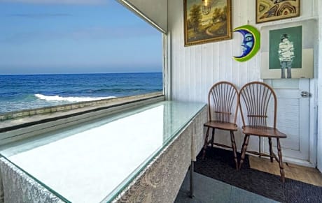 Moonlight Sea Pension