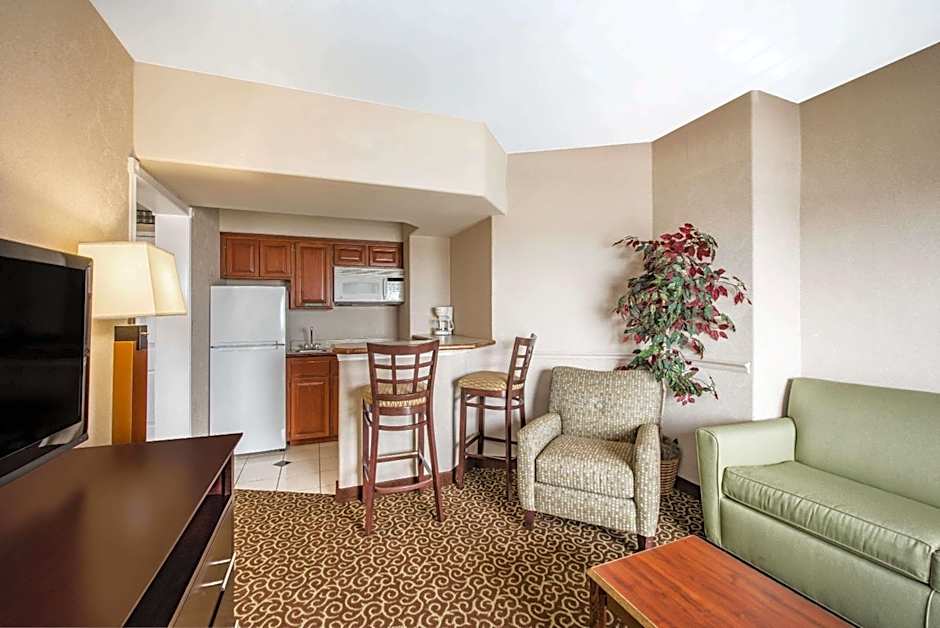 Hawthorn Suites by Wyndham El Paso Airport