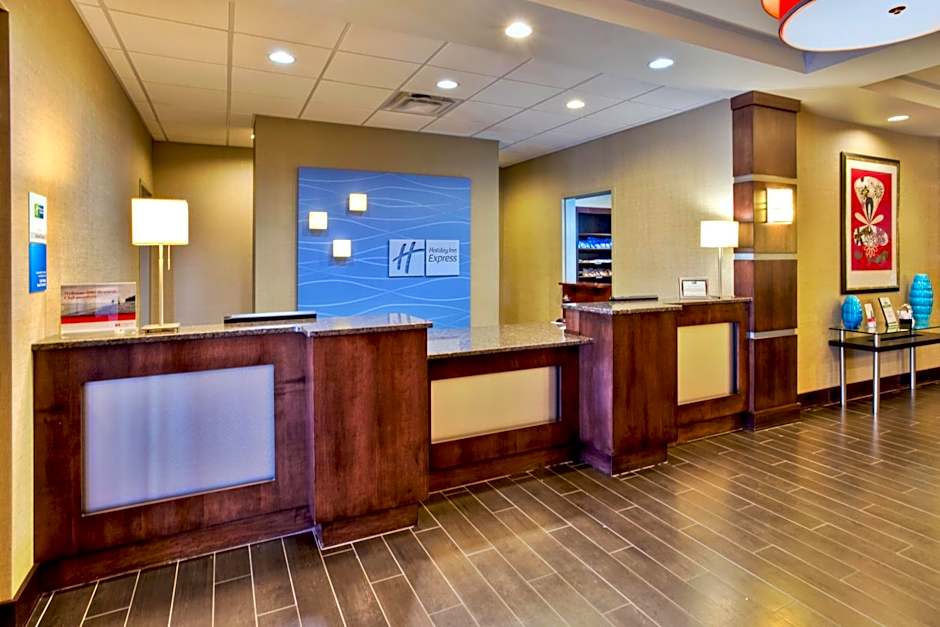 Holiday Inn Express & Suites Oak Ridge By IHG