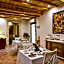 Kete Deluxe Rooms