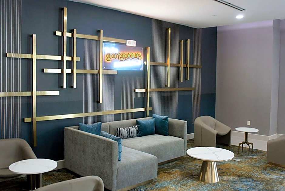 La Quinta Inn & Suites by Wyndham Manchester / Arnold AFB