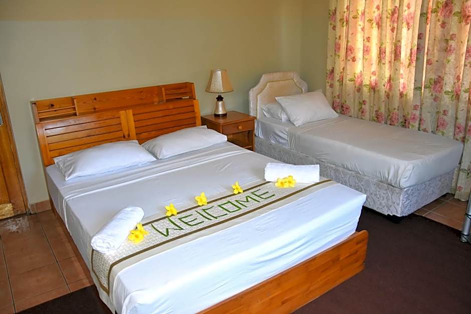 Reef Holiday Apartments