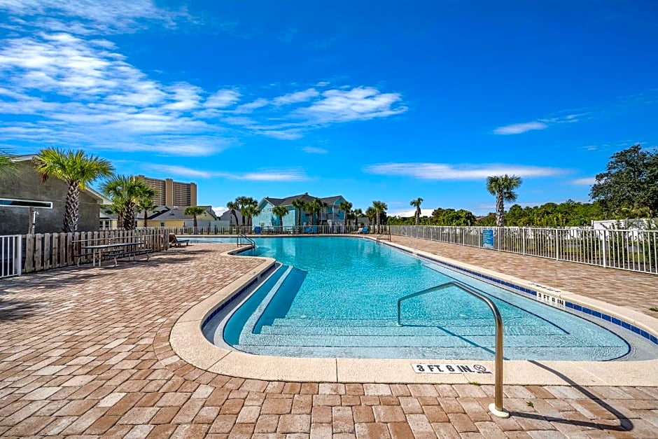 Travelodge by Wyndham Panama City Beach / Beachfront