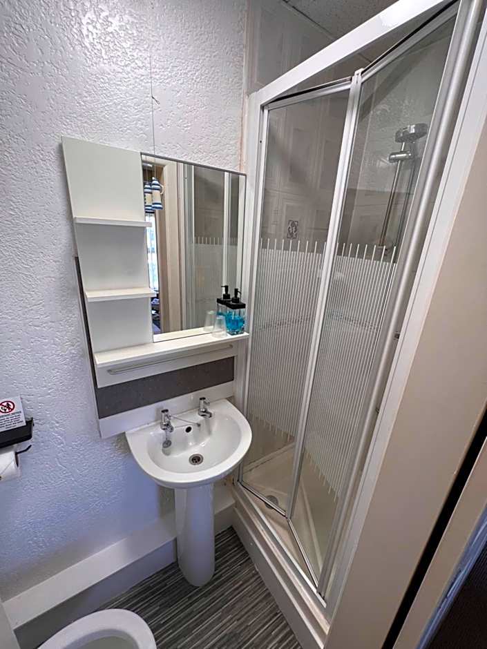 Delovely Hotel