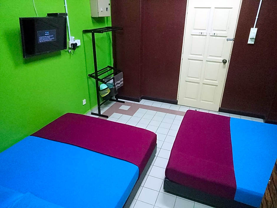 KUALA BESUT JETTY BUDGET HOTEL AIN - In front of Kuala Besut Jetty