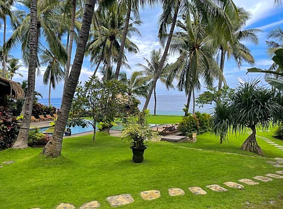 LOUKA BEACH BALI
