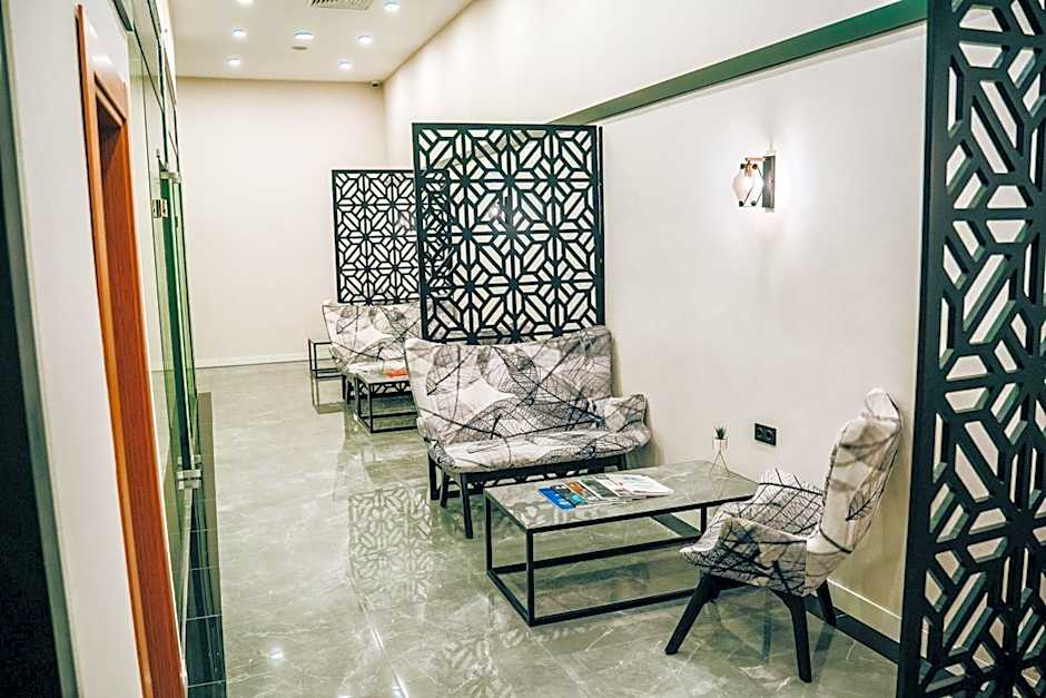 Roof 264 Hotel & Suites