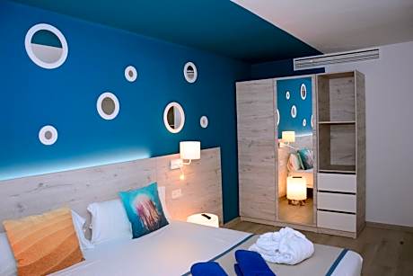 Two-Bedroom Apartment with Sea View (2+2)