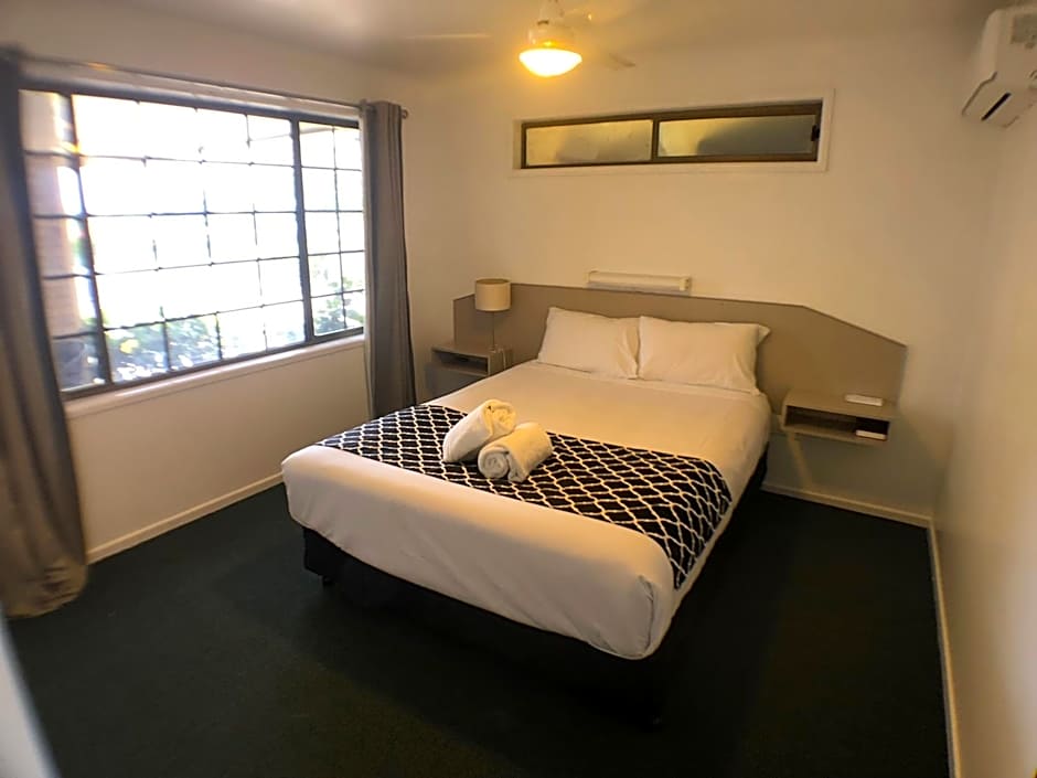 Jacaranda Place Motor Inn