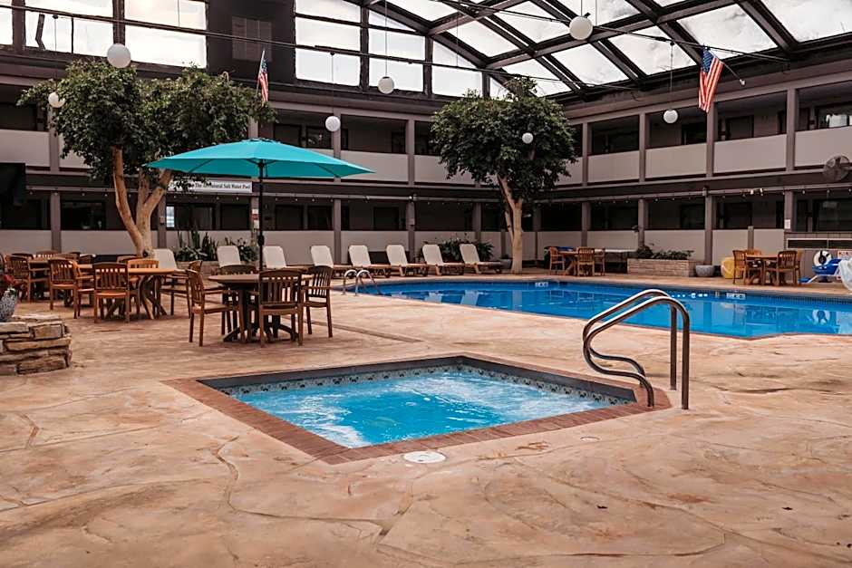 AmericInn by Wyndham Appleton Downtown