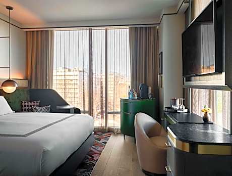 Corner King Room