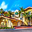 La Quinta Inn & Suites by Wyndham Tampa Bay Pinellas Park Clearw