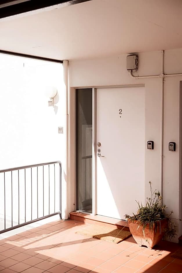 Battery Point apartment with river views