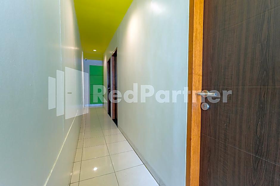 Ichiza Room RedPartner