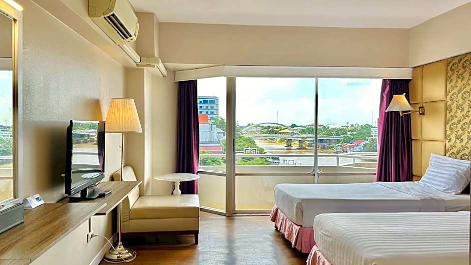 Ayothaya Riverside Hotel