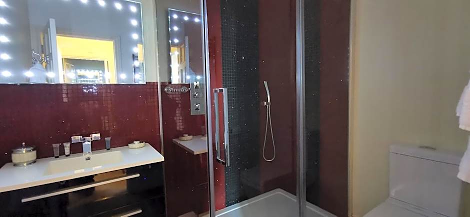 Buccleuch and Queensberry Arms Hotel