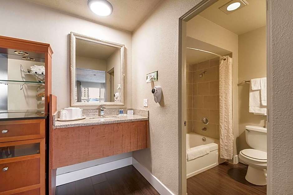 Rodeway Inn Portland Airport – Portland, OR