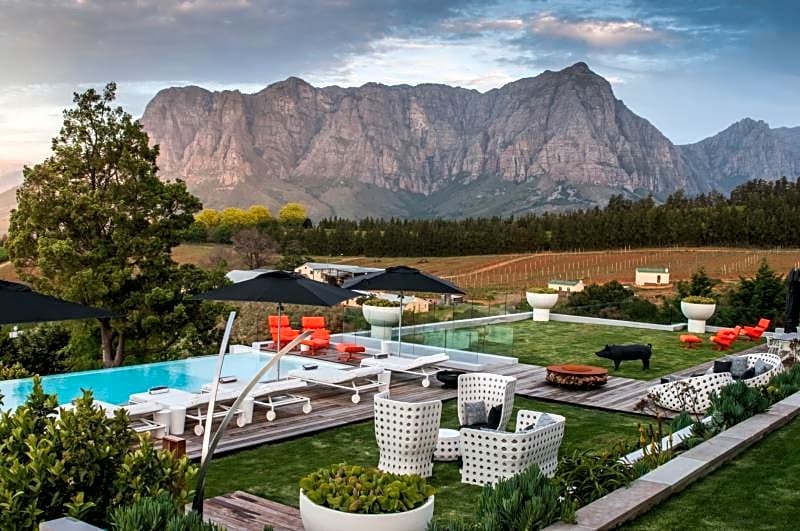 Clouds Wine And Guest Estate