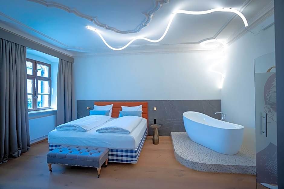 Maxim Suites by Elias Holl
