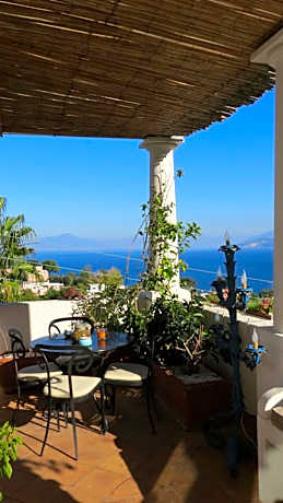 Scala Fenicia 14 by CapriRooms